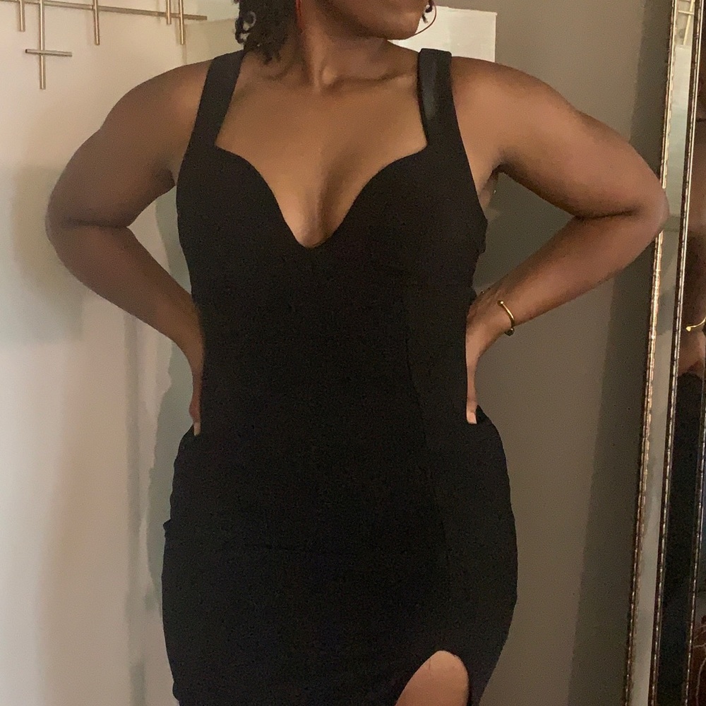 Timeless Black Bodycon dress (Windsor)